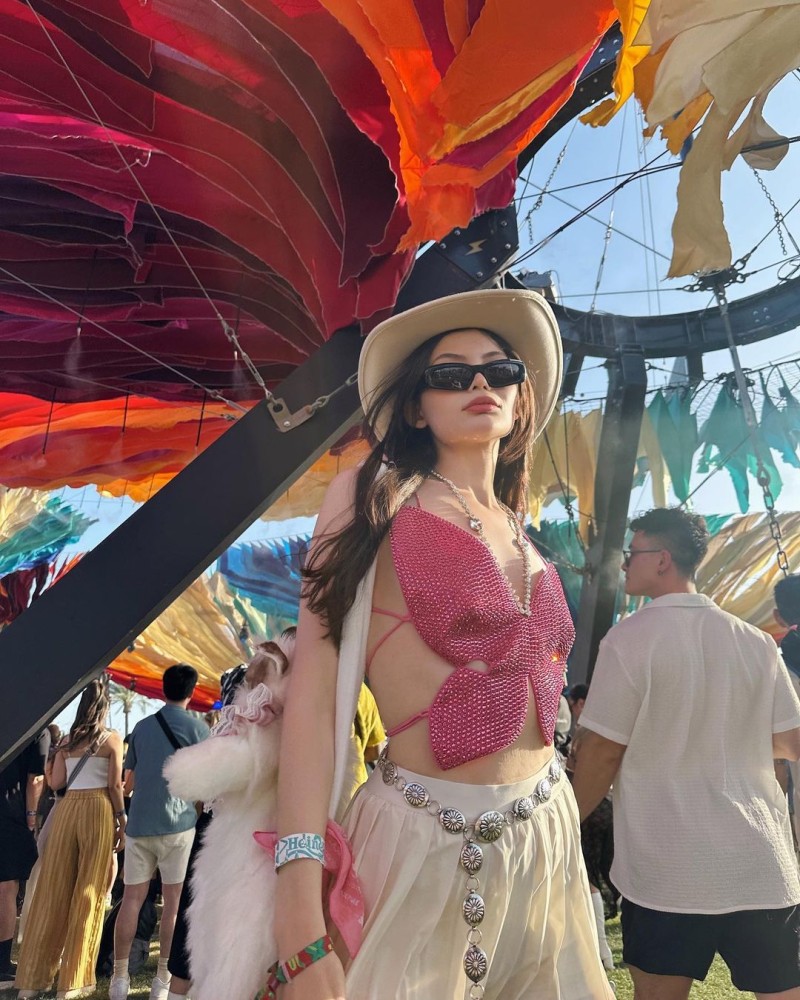 meryem can in coachella paylasimi gundem oldu kombin halis mi